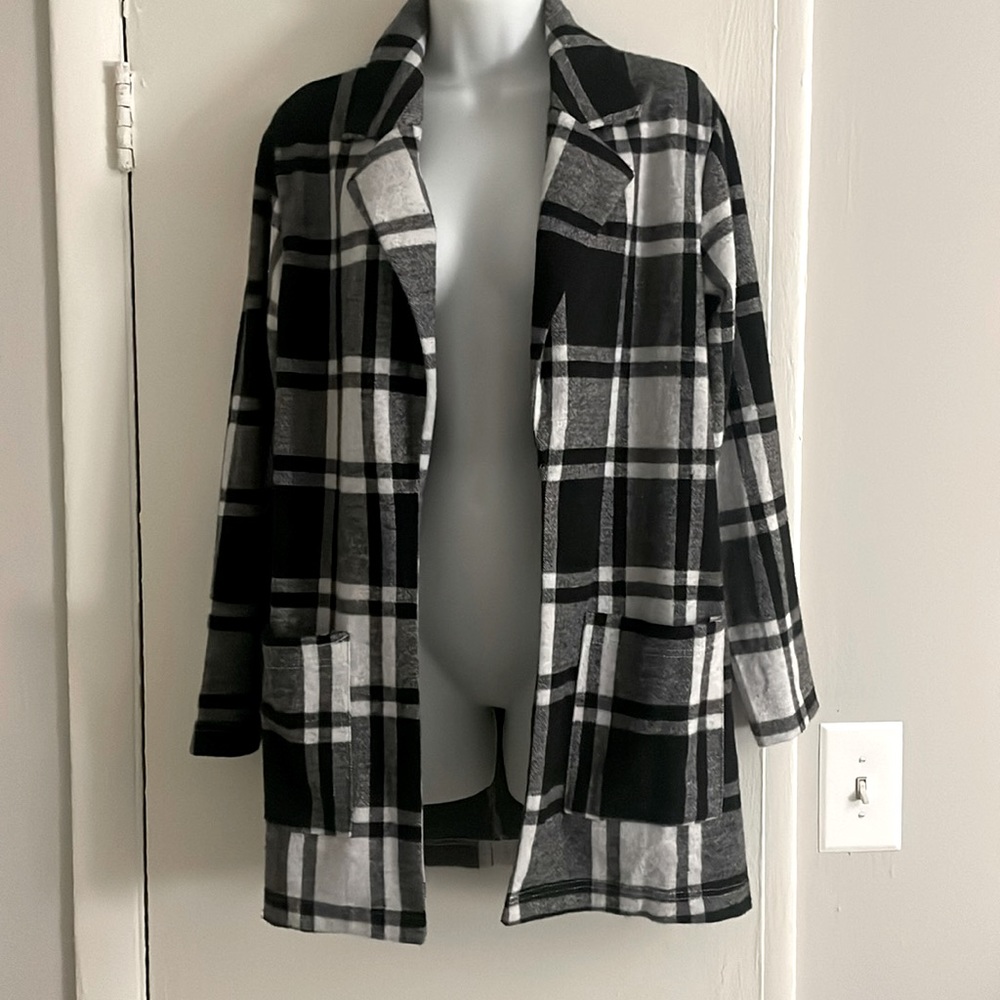 Plaid thick sweater / light jacket